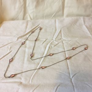 Long necklace with pink glass